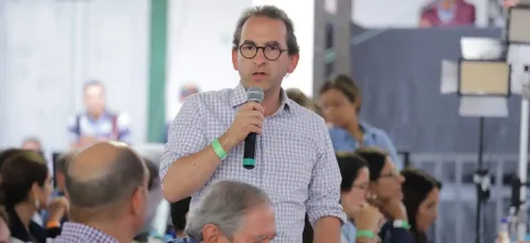 foto_minagricultura_andres_valencia_construyendo_pais_caldas_4_de_febrero_2019_web.jpg
