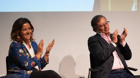 Gobierno entreg� al movimiento campesino la Constituci�n Pol�tica que reconoce sus derechos