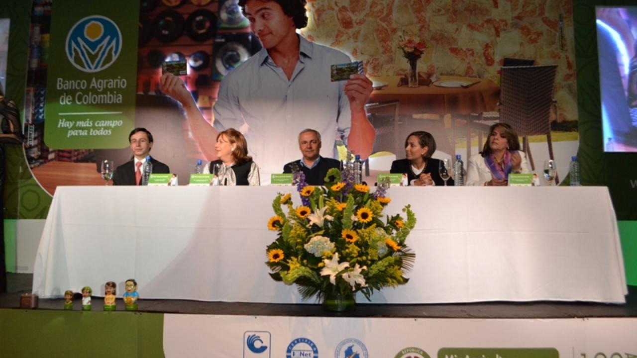 foto_lanzamiento_cuentas.jpg