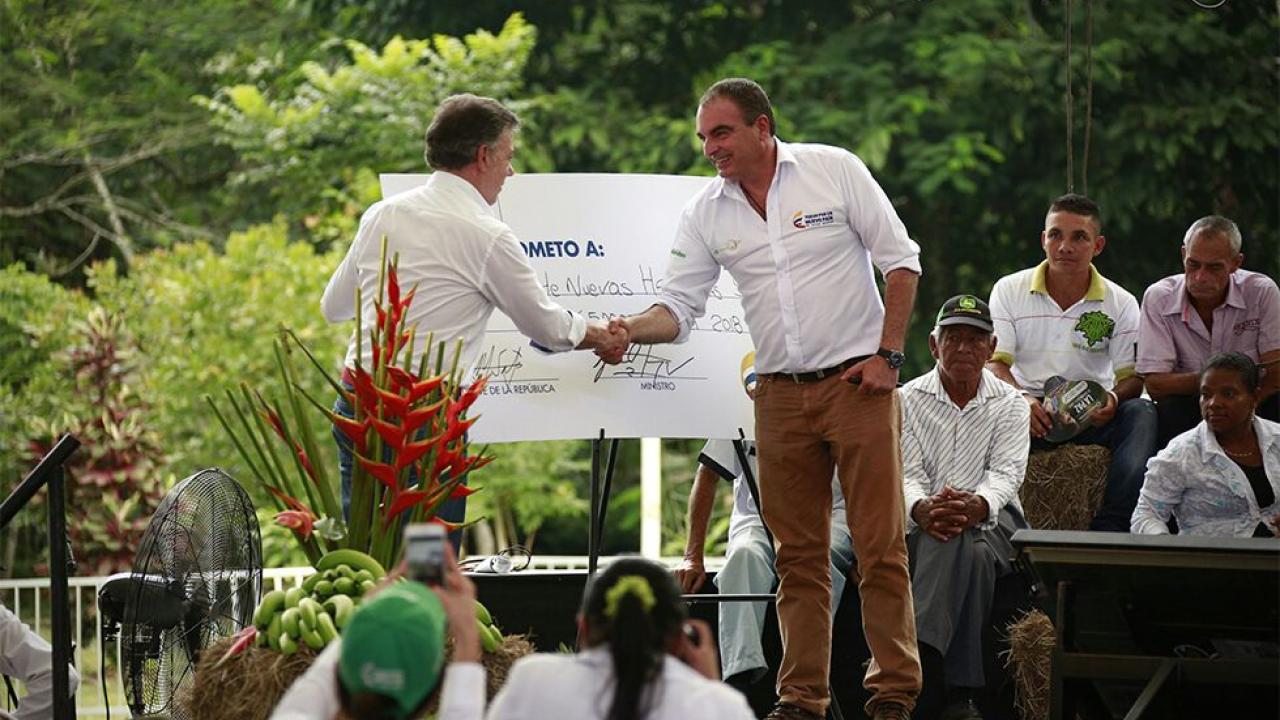ministro_y_presidente.jpg