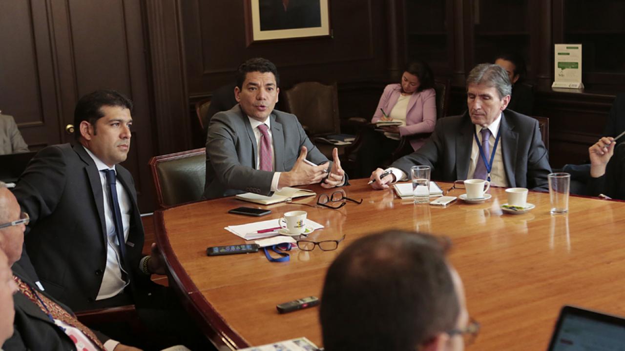 web-creacion-cluster-tuberculos-viceministro-pico.jpg