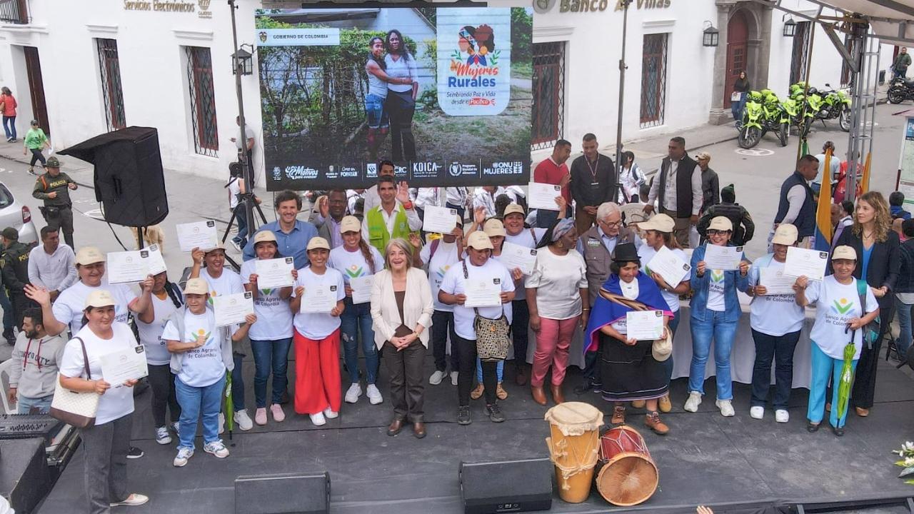 Reforma Agraria: MinAgricultura entrega primeros t�tulos de propiedad para poblaci�n rural del Cauca