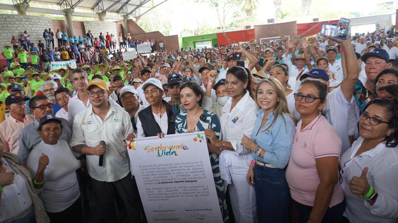 Agencia Nacional de Tierras y Finagro financiar�n proyectos productivos de beneficiarios de la Reforma Agraria
