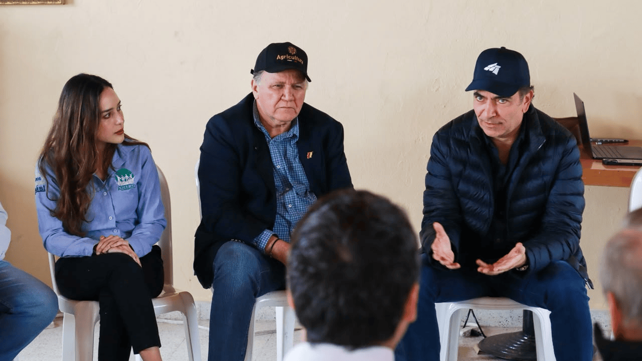 MinAgricultura conmemoró el aniversario de ANALAC y ratificó su compromiso con la transformación y la competitividad del sector lechero colombiano